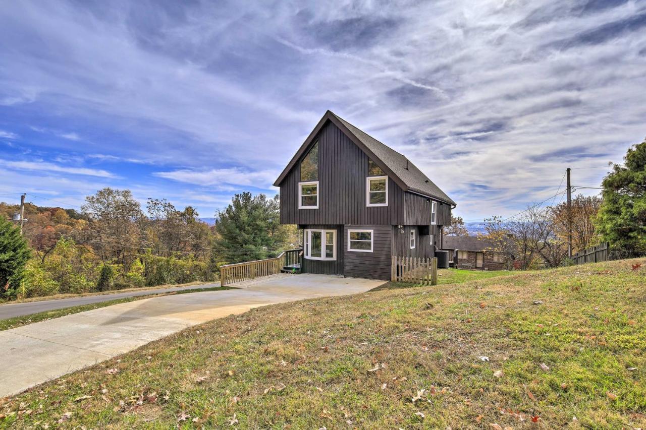 Updated Kingsport Home With Deck And Mtn Views! Exterior photo