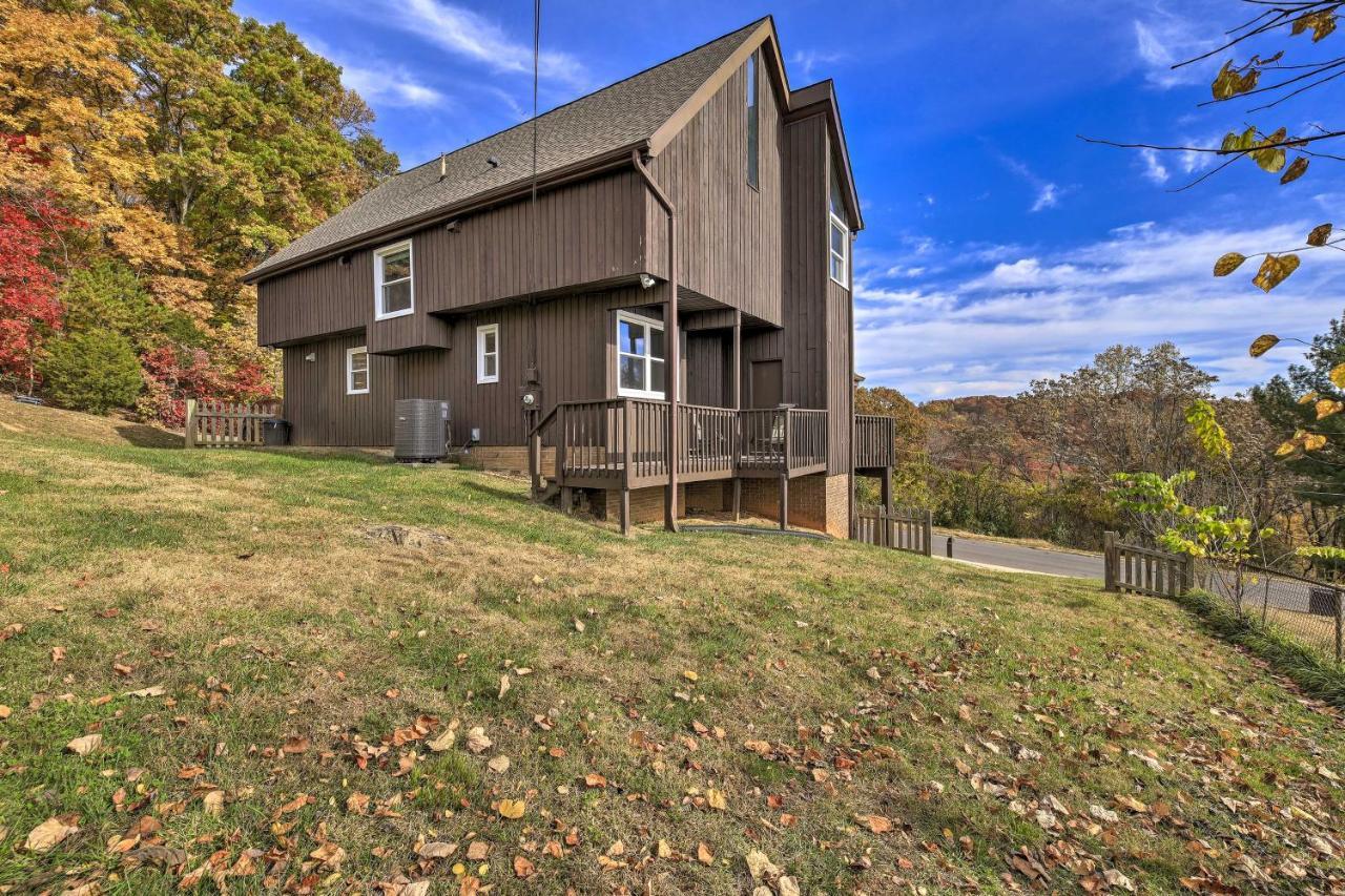 Updated Kingsport Home With Deck And Mtn Views! Exterior photo