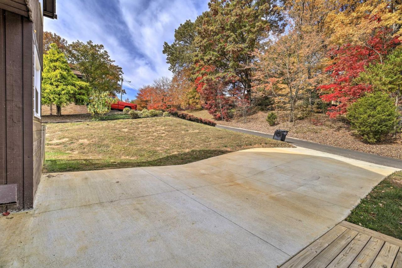 Updated Kingsport Home With Deck And Mtn Views! Exterior photo